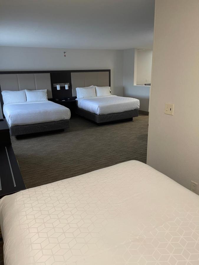 Holiday Inn Express Hotel & Suites Las Vegas By Ihg Екстериор снимка