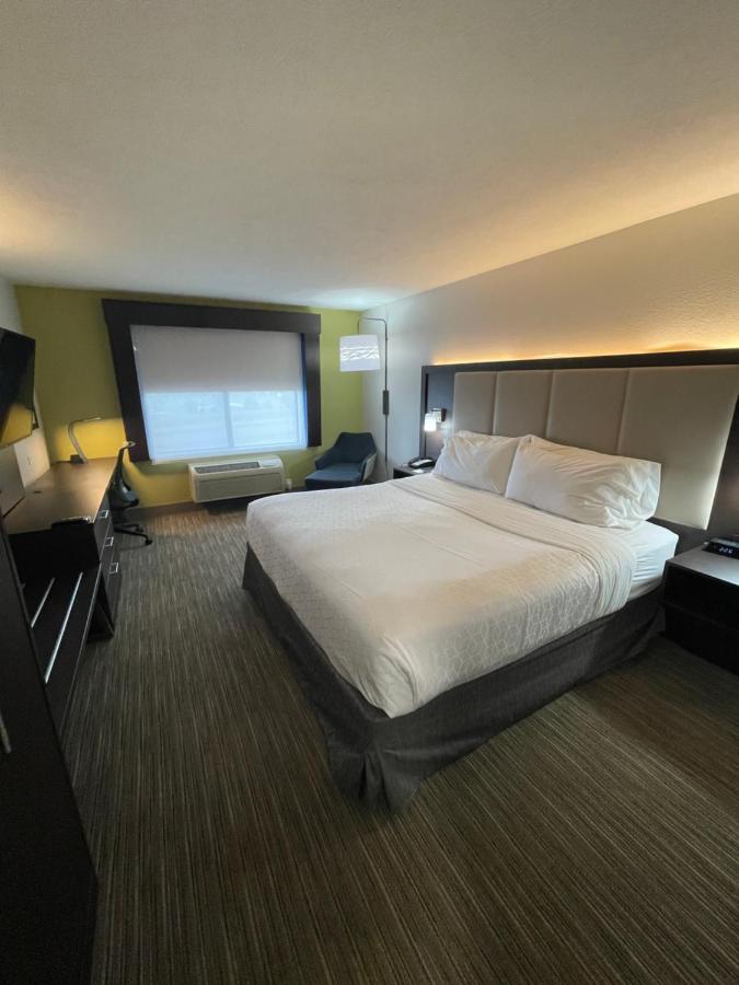 Holiday Inn Express Hotel & Suites Las Vegas By Ihg Екстериор снимка