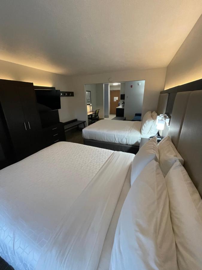 Holiday Inn Express Hotel & Suites Las Vegas By Ihg Екстериор снимка
