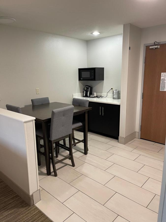 Holiday Inn Express Hotel & Suites Las Vegas By Ihg Екстериор снимка