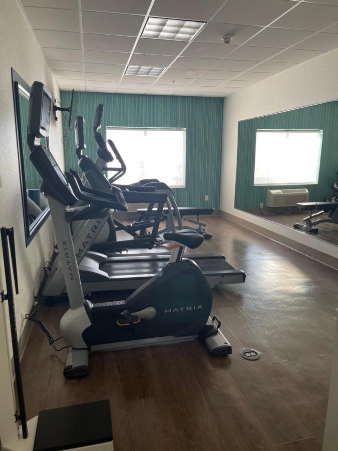 Holiday Inn Express Hotel & Suites Las Vegas By Ihg Екстериор снимка