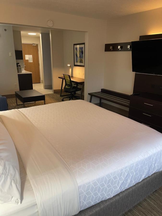 Holiday Inn Express Hotel & Suites Las Vegas By Ihg Екстериор снимка