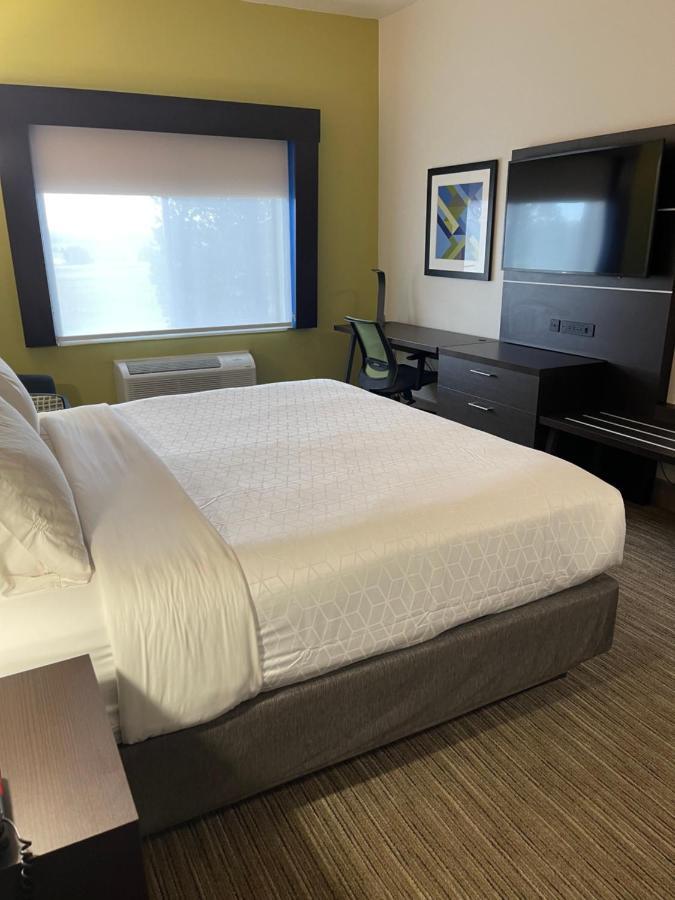 Holiday Inn Express Hotel & Suites Las Vegas By Ihg Екстериор снимка