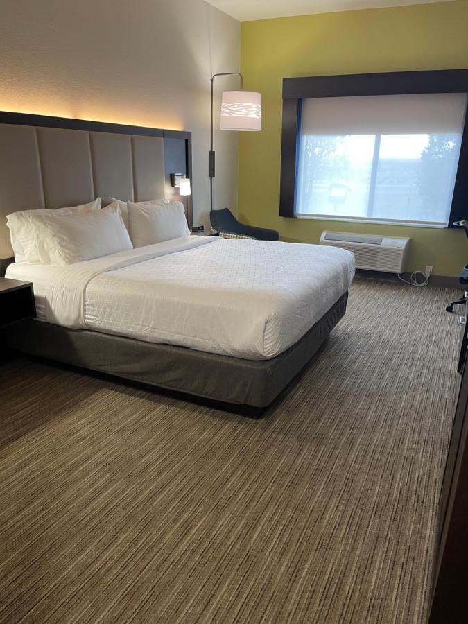 Holiday Inn Express Hotel & Suites Las Vegas By Ihg Екстериор снимка