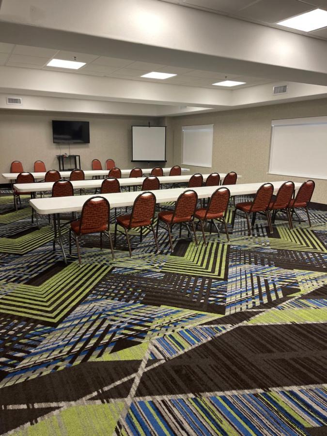Holiday Inn Express Hotel & Suites Las Vegas By Ihg Екстериор снимка