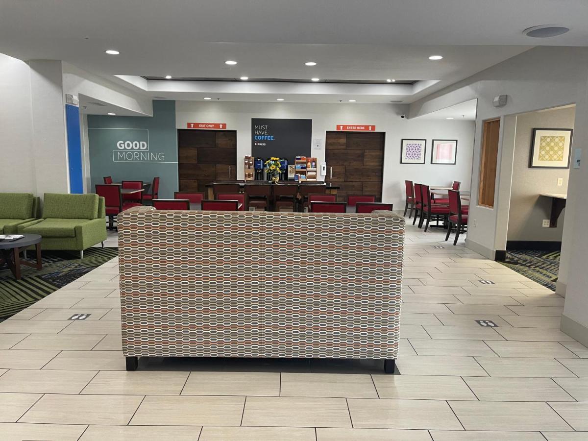 Holiday Inn Express Hotel & Suites Las Vegas By Ihg Екстериор снимка